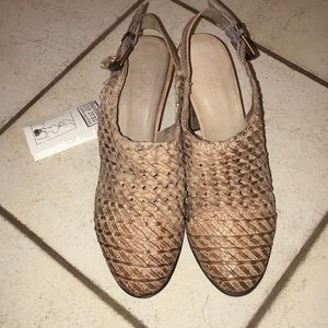 SUNDANCE BETTA WOVEN 3 1/2” sling back